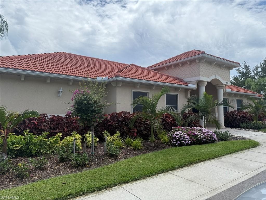 7951 Haven Dr 2, Naples, FL 34104-39