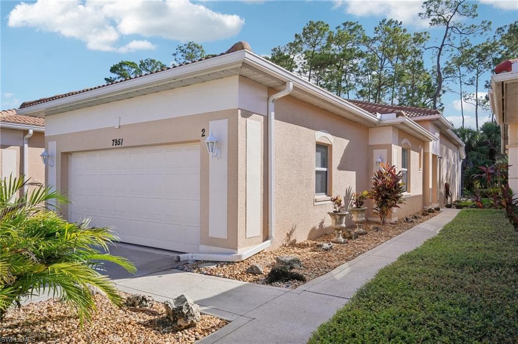 7951 Haven Dr 2, Naples, FL 34104-4