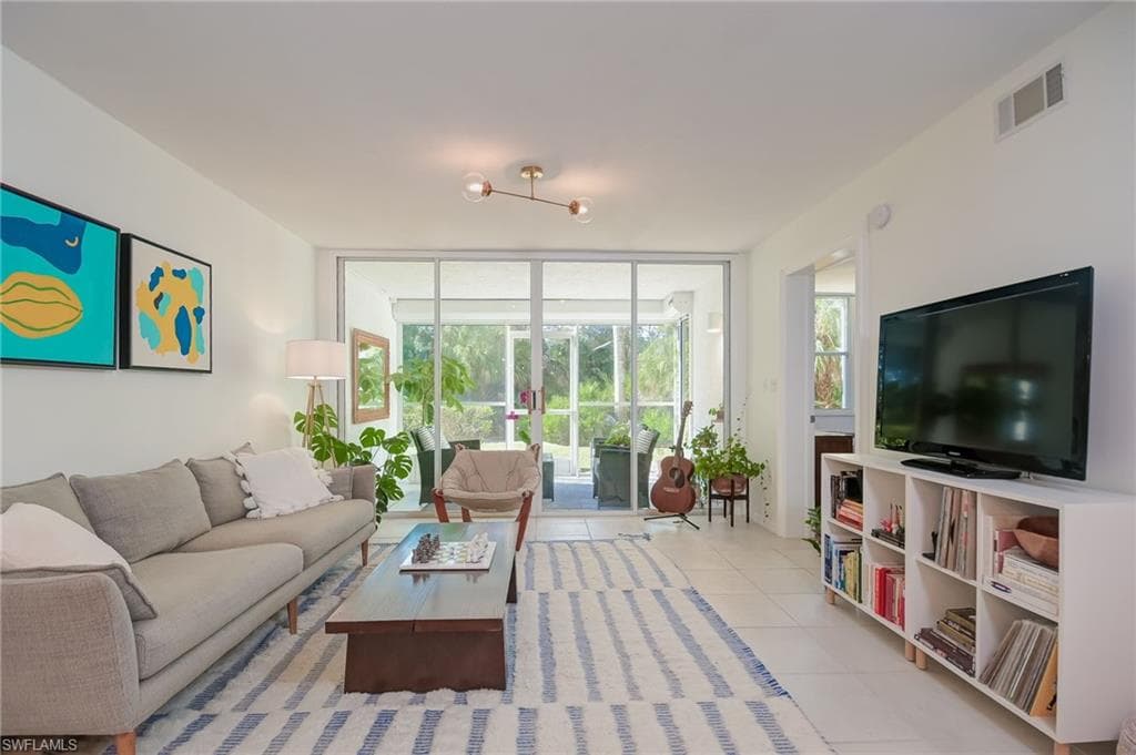 285 Naples Cove Dr 1103, Naples, FL 34110-1