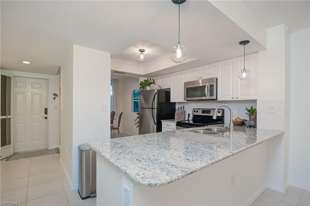 285 Naples Cove Dr 1103, Naples, FL 34110-2