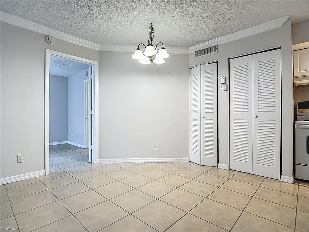 194 Santa Clara Dr 12, Naples, FL 34104-8