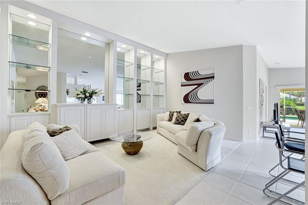 4307 Redonda Ln, Naples, FL 34119-11