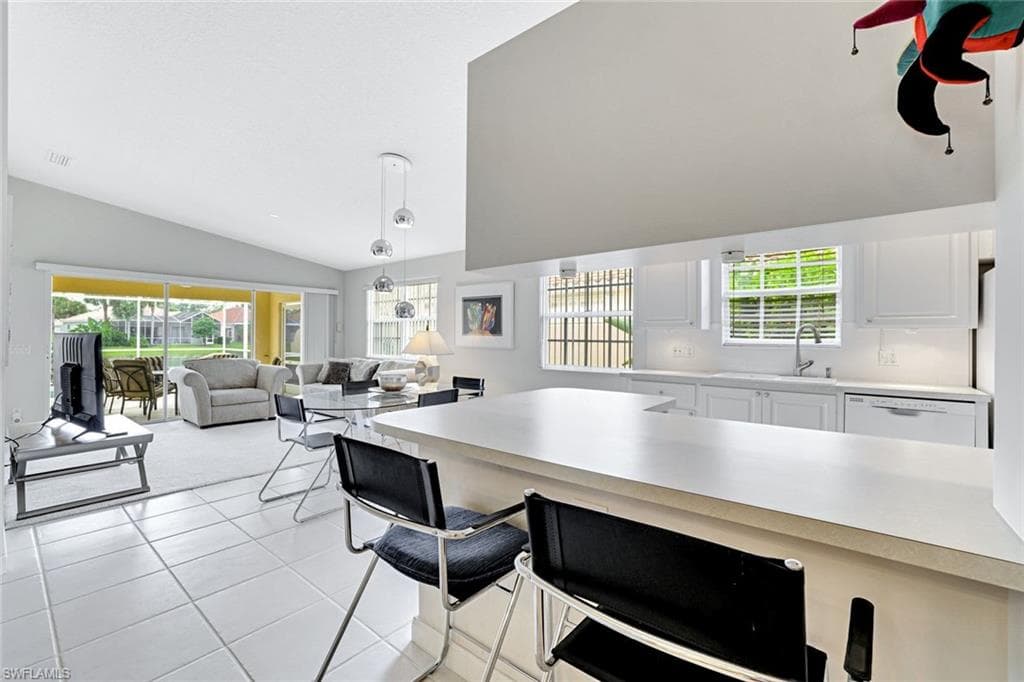 4307 Redonda Ln, Naples, FL 34119-14