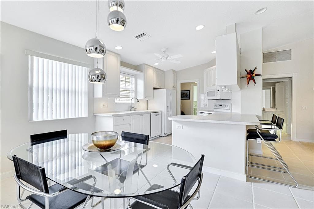 4307 Redonda Ln, Naples, FL 34119-15