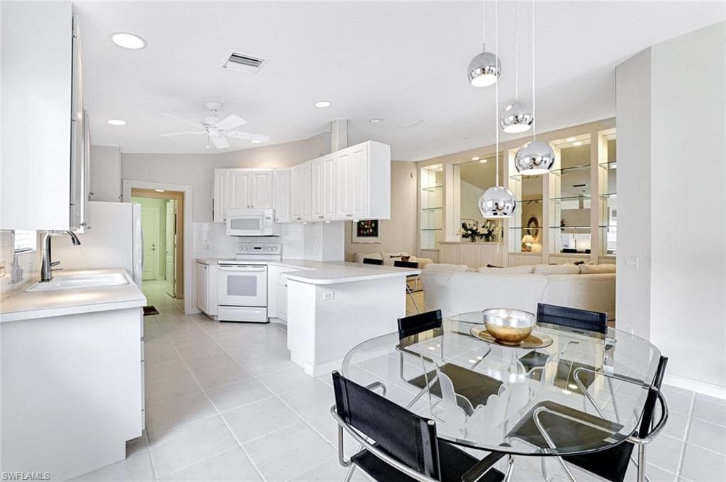 4307 Redonda Ln, Naples, FL 34119-16