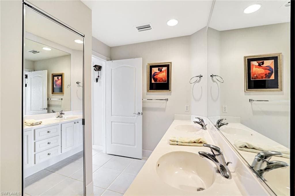 4307 Redonda Ln, Naples, FL 34119-20