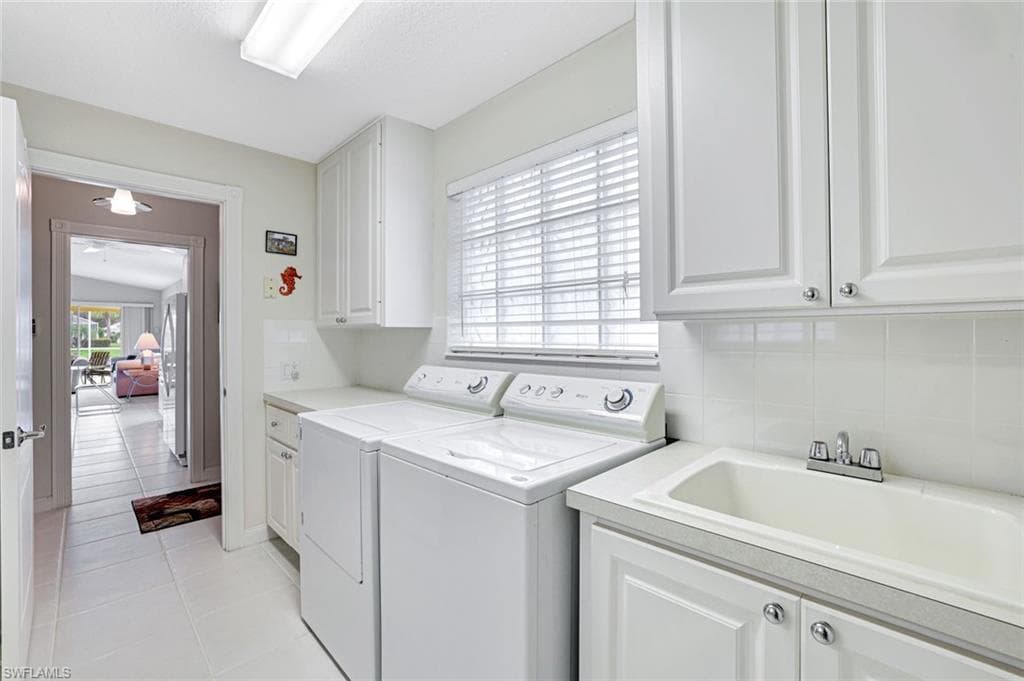 4307 Redonda Ln, Naples, FL 34119-23