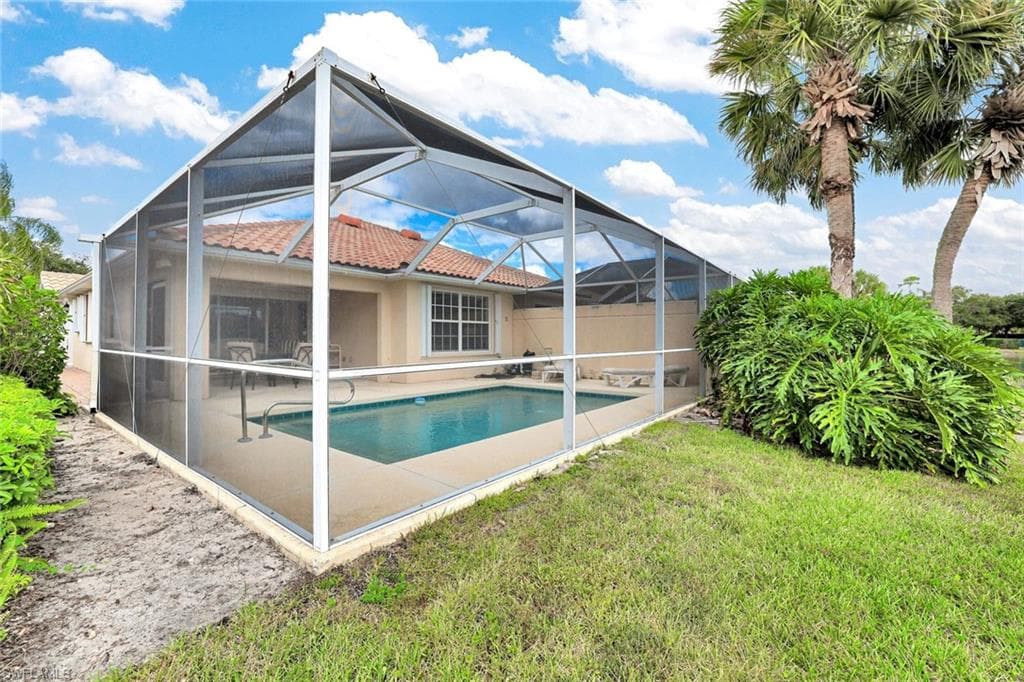 4307 Redonda Ln, Naples, FL 34119-28