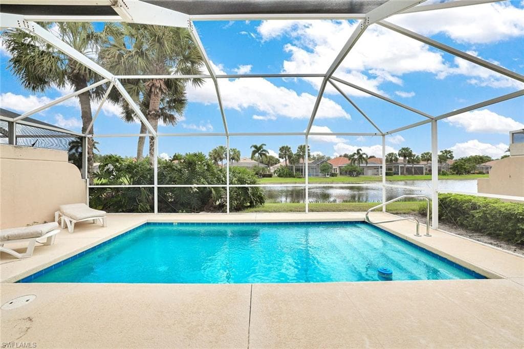 4307 Redonda Ln, Naples, FL 34119-2
