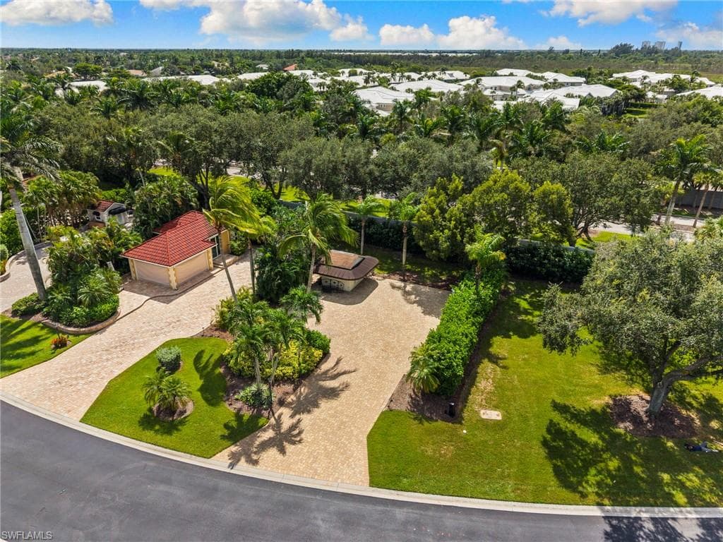 4520 Southern Breeze Dr, Naples, FL 34114-17