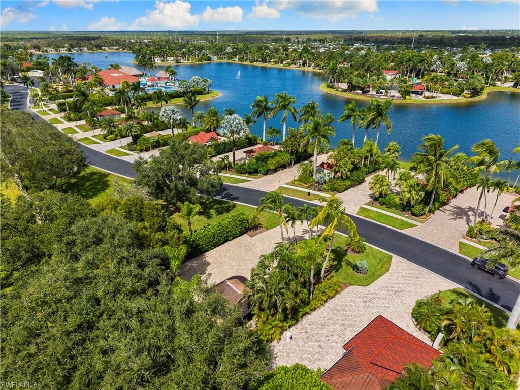 4520 Southern Breeze Dr, Naples, FL 34114-19