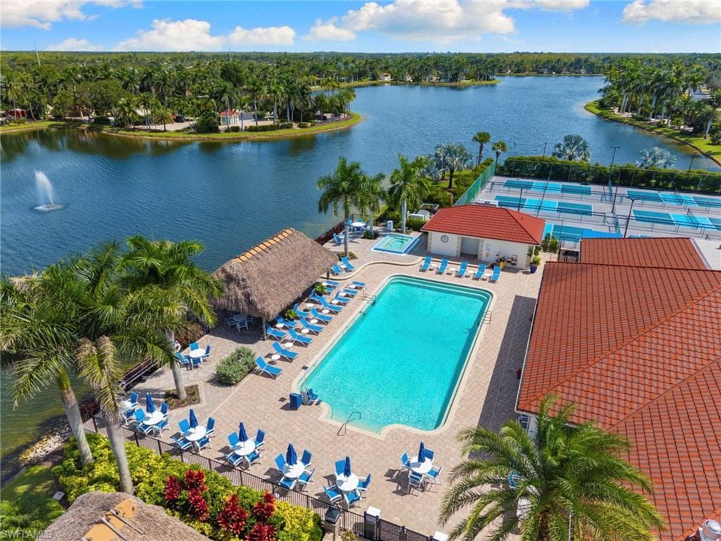 4520 Southern Breeze Dr, Naples, FL 34114-26