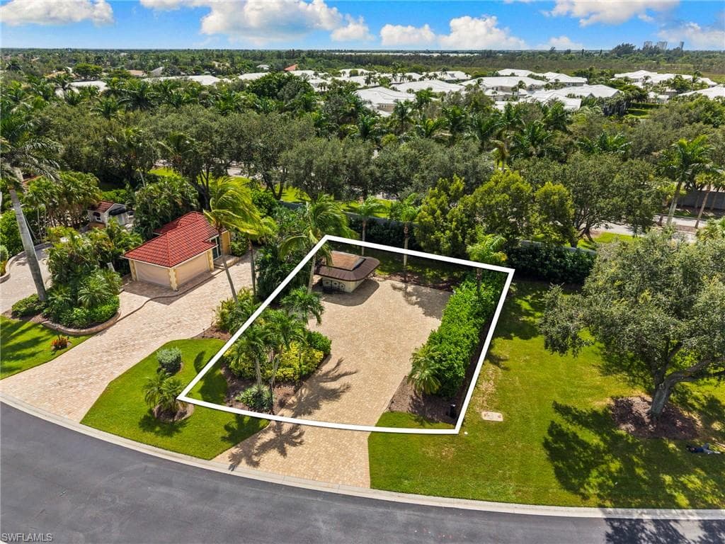 4520 Southern Breeze Dr, Naples, FL 34114-1