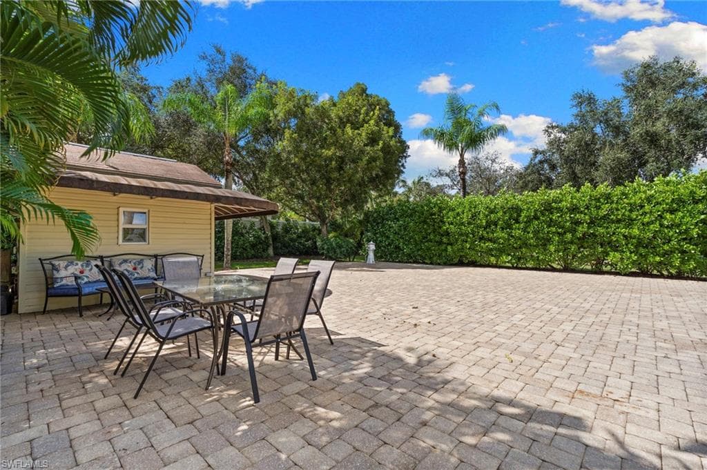 4520 Southern Breeze Dr, Naples, FL 34114-29