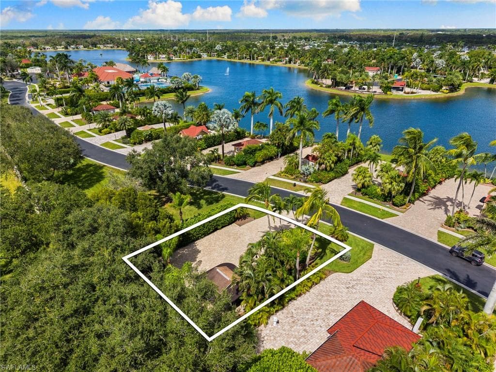 4520 Southern Breeze Dr, Naples, FL 34114-35