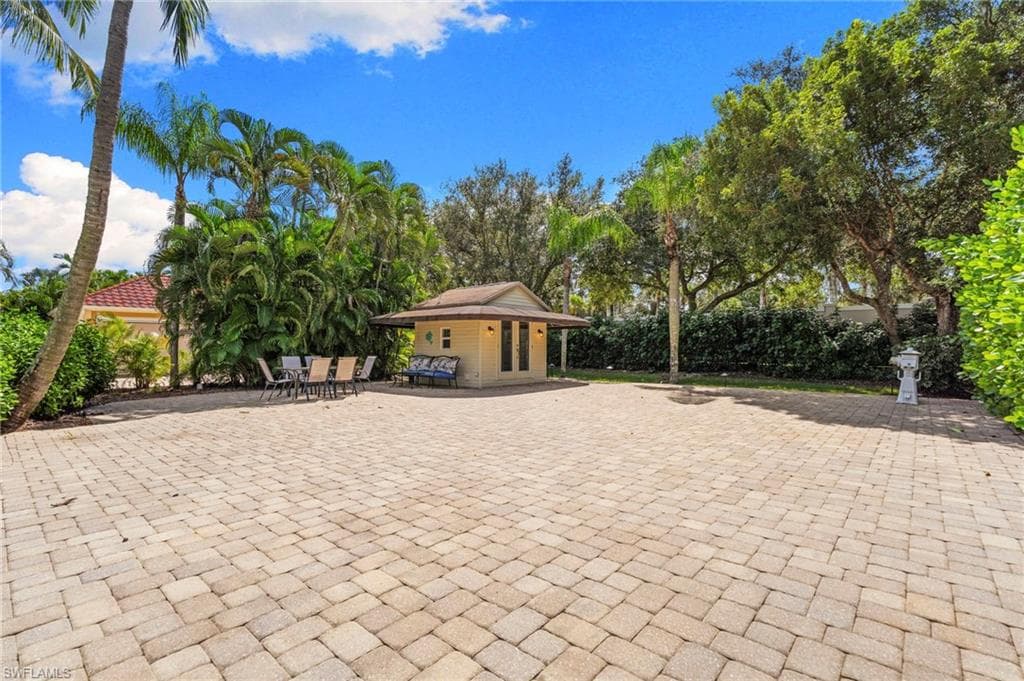 4520 Southern Breeze Dr, Naples, FL 34114-4