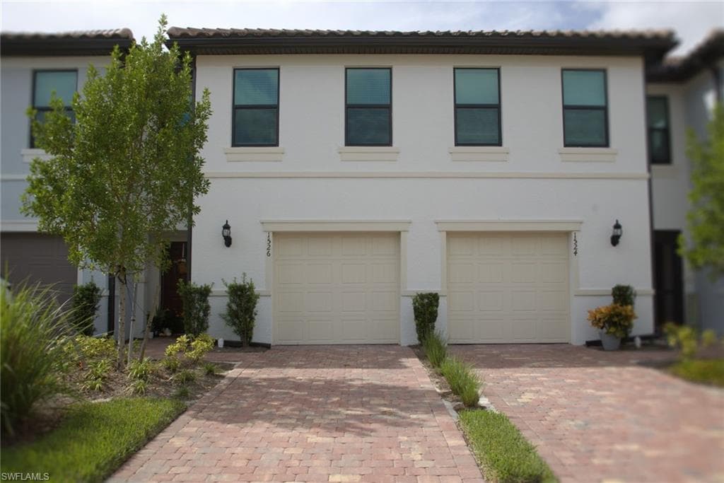1526 Lake Jessup Cir, Cape Coral, FL 33909-1