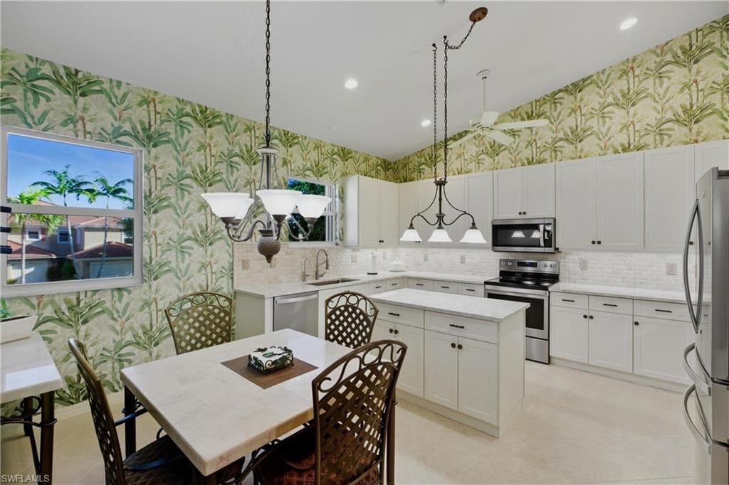 2590 Marshcreek Ln 202, Naples, FL 34119-9