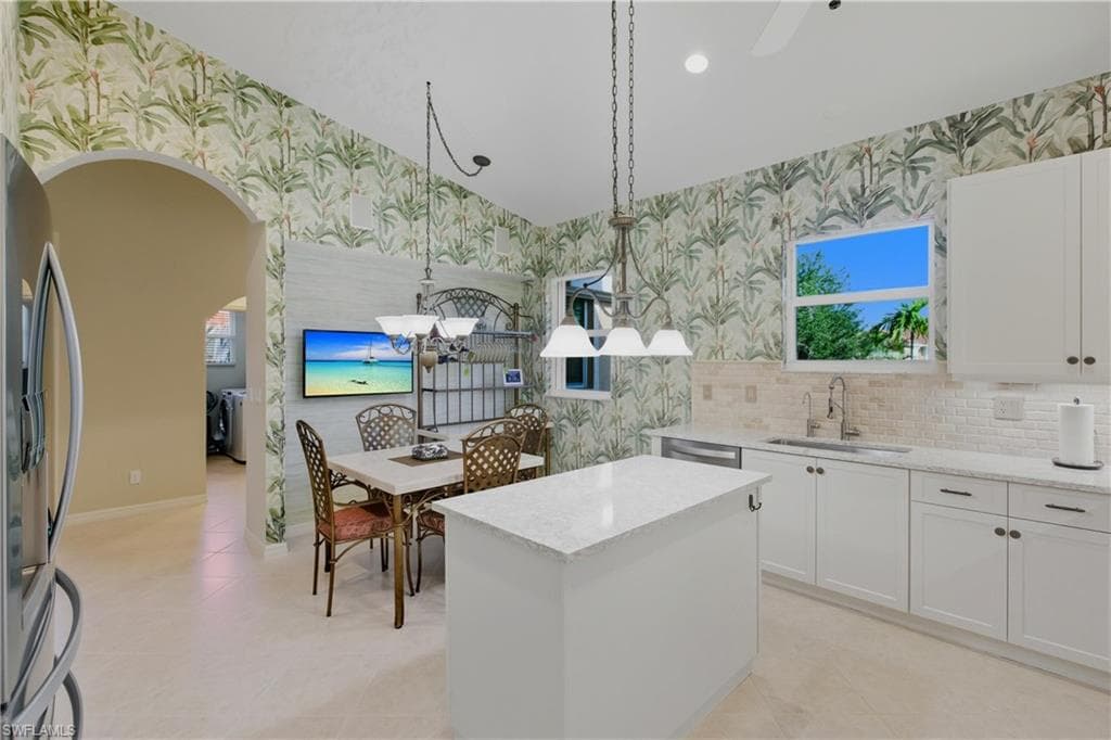 2590 Marshcreek Ln 202, Naples, FL 34119-11