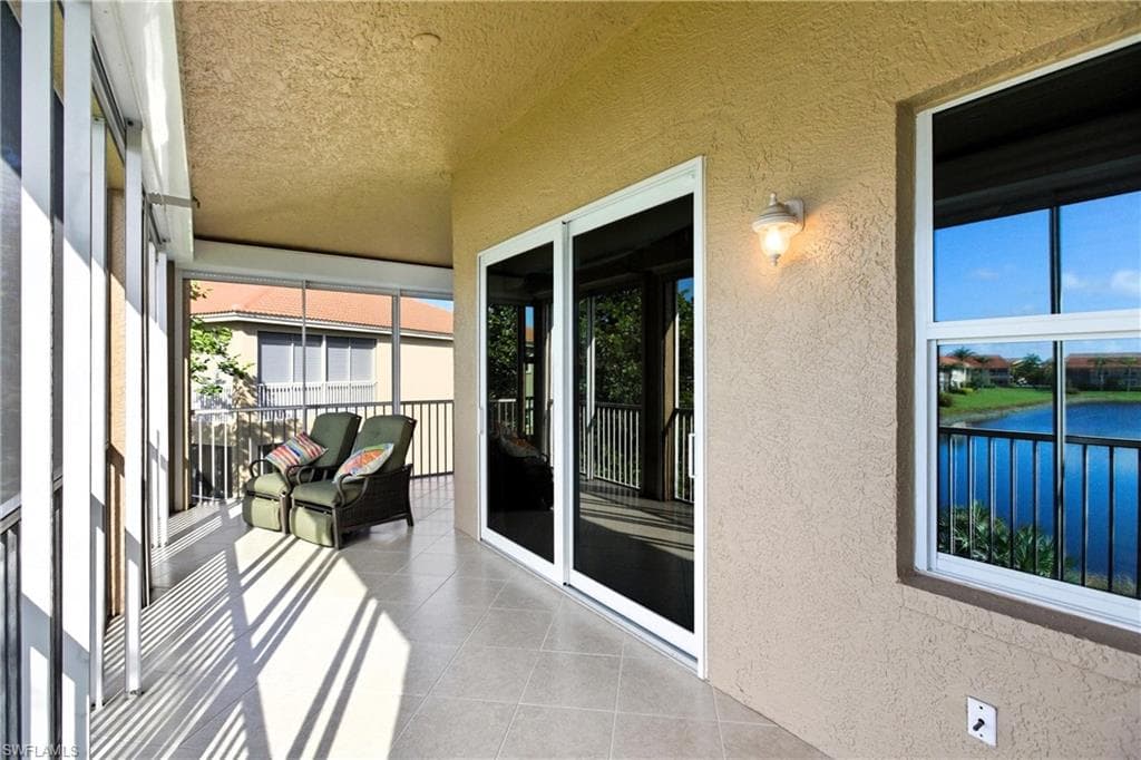 2590 Marshcreek Ln 202, Naples, FL 34119-27