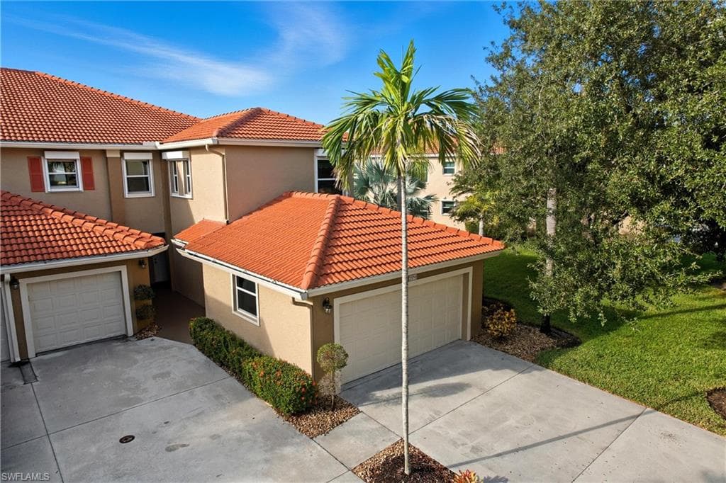 2590 Marshcreek Ln 202, Naples, FL 34119-33