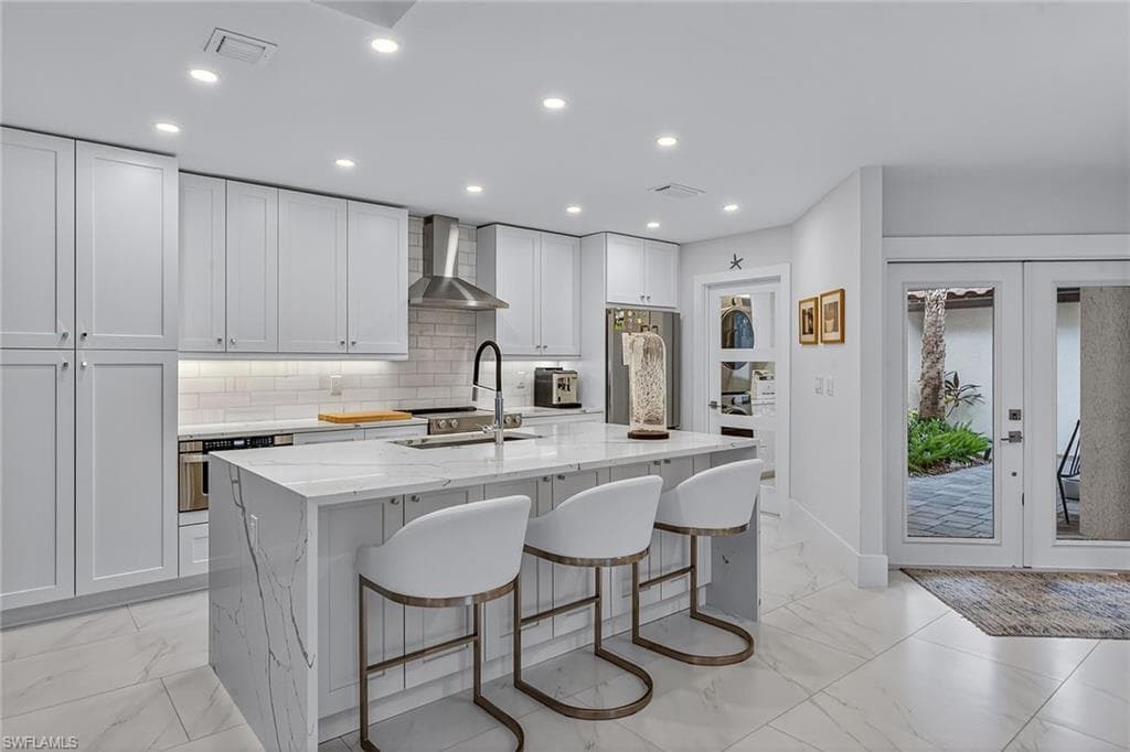 95 Cypress View Dr, Naples, FL 34113-3