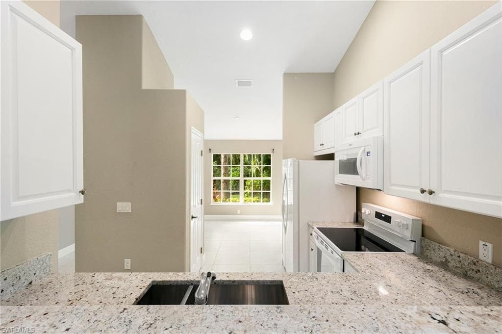 3555 Avion Woods Ct 501, Naples, FL 34104-12