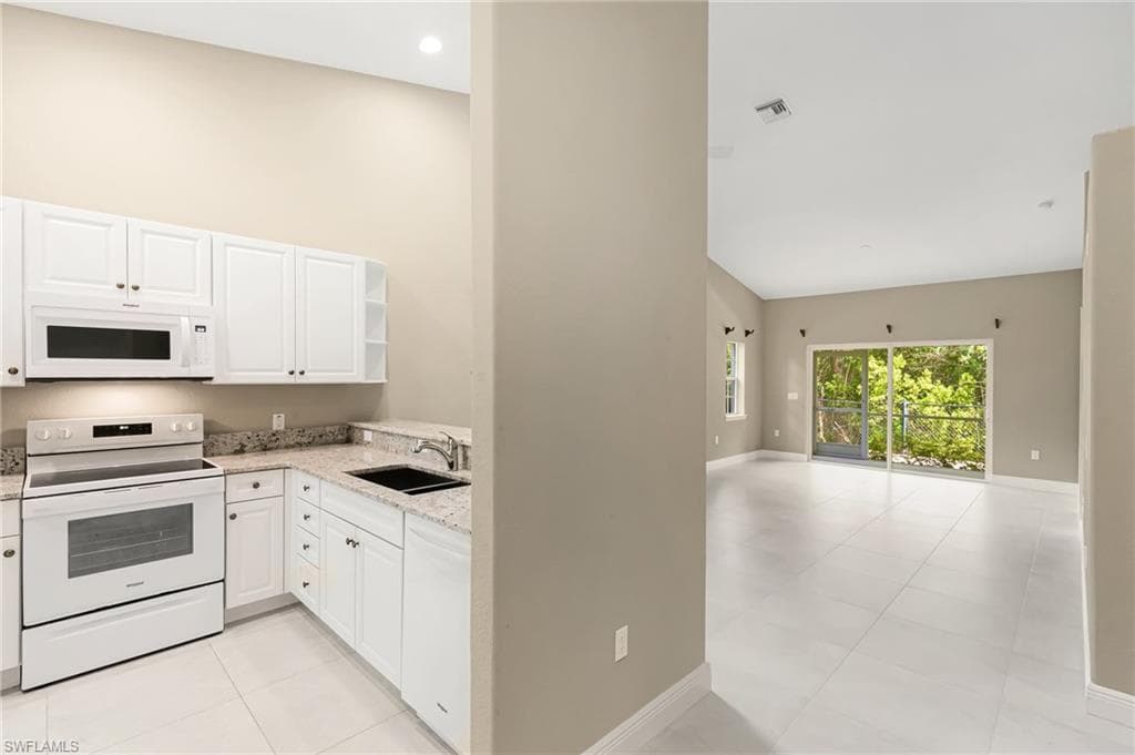 3555 Avion Woods Ct 501, Naples, FL 34104-19