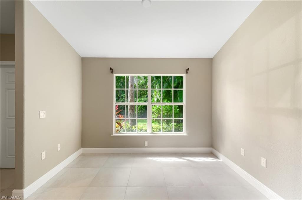 3555 Avion Woods Ct 501, Naples, FL 34104-20