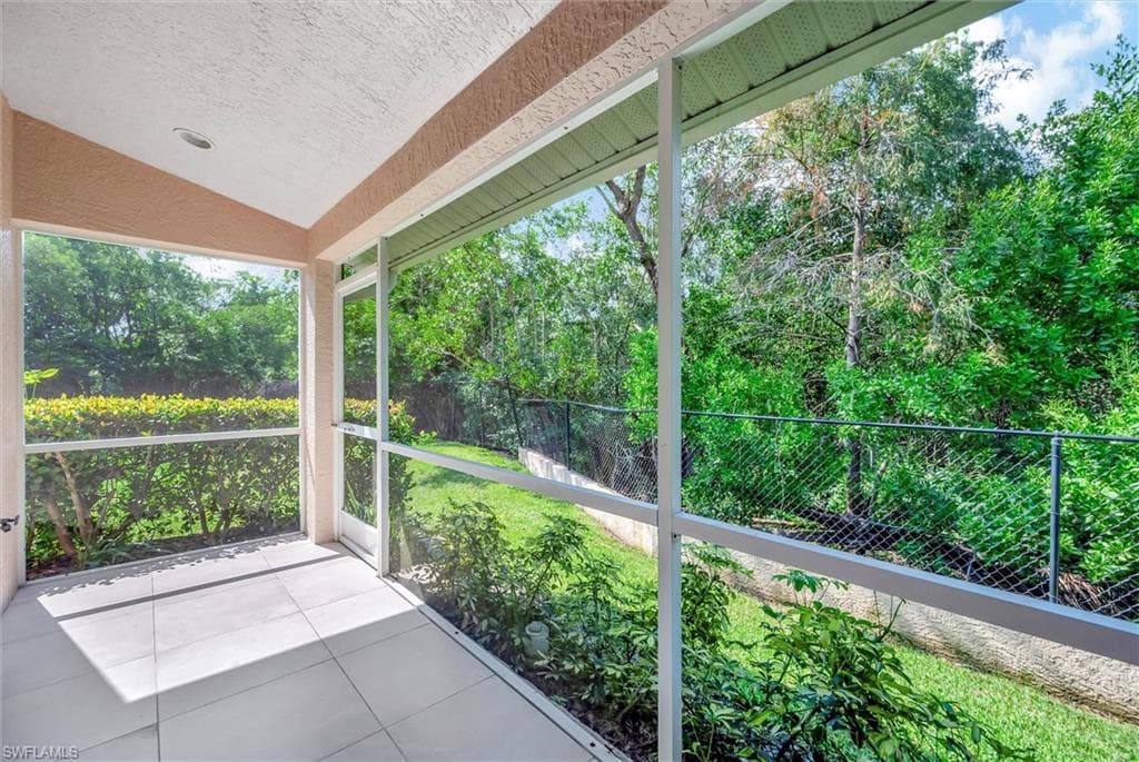 3555 Avion Woods Ct 501, Naples, FL 34104-4