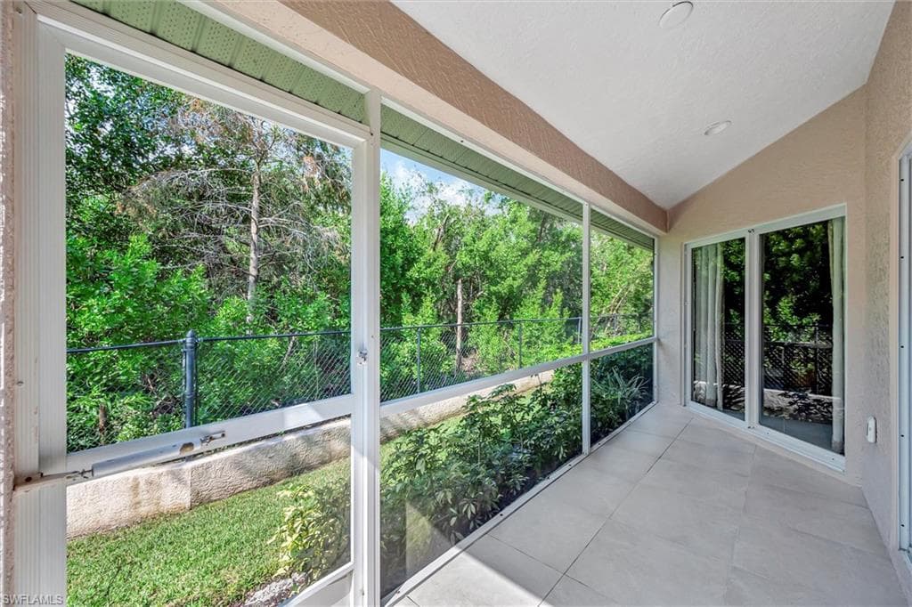 3555 Avion Woods Ct 501, Naples, FL 34104-5