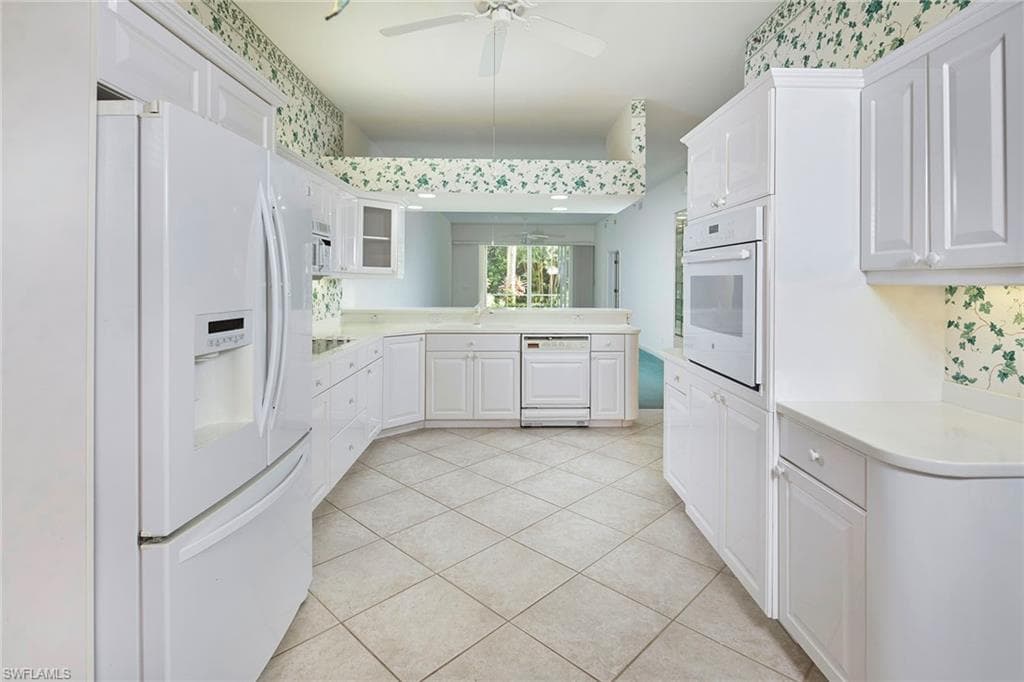 2405 Hidden Lake Dr 4705, Naples, FL 34112-8