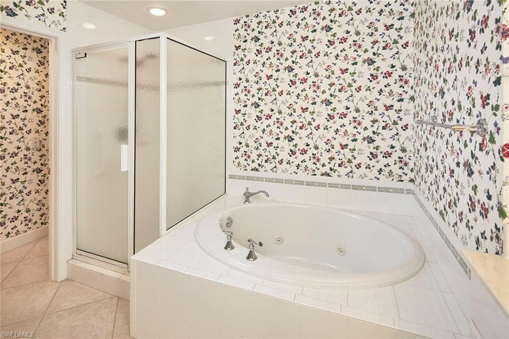 2405 Hidden Lake Dr 4705, Naples, FL 34112-14