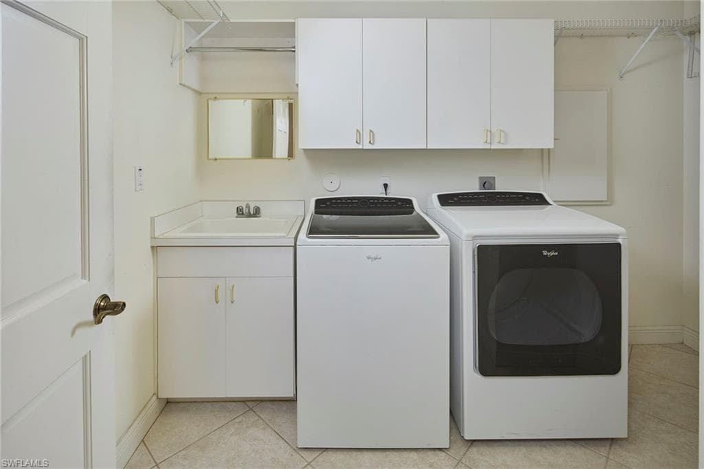 2405 Hidden Lake Dr 4705, Naples, FL 34112-17