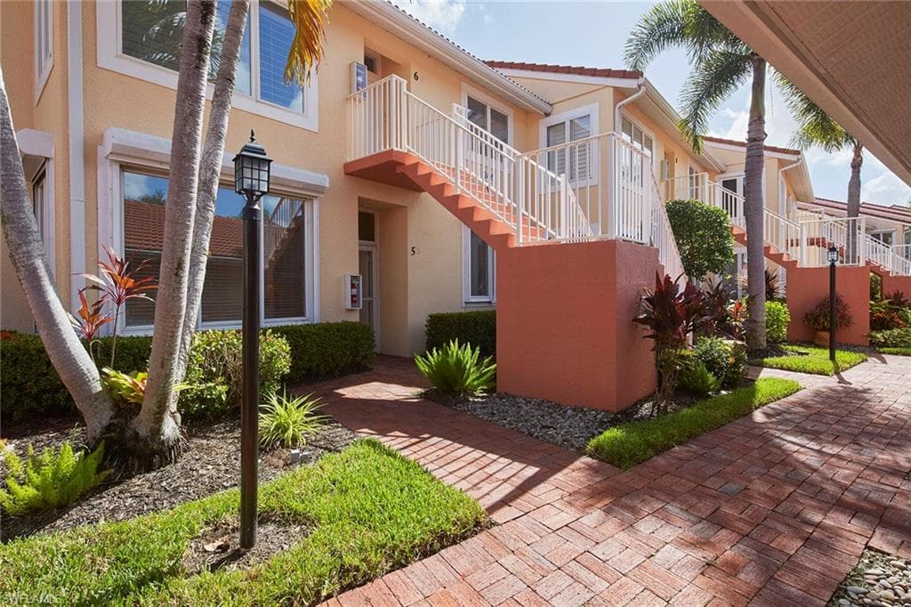 2405 Hidden Lake Dr 4705, Naples, FL 34112-18