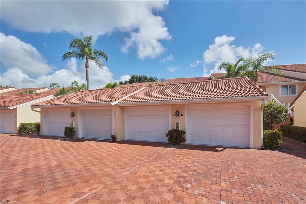 2405 Hidden Lake Dr 4705, Naples, FL 34112-19