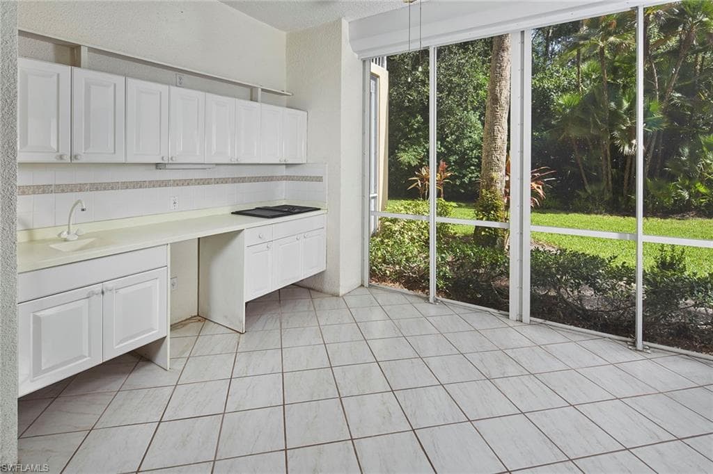 2405 Hidden Lake Dr 4705, Naples, FL 34112-2