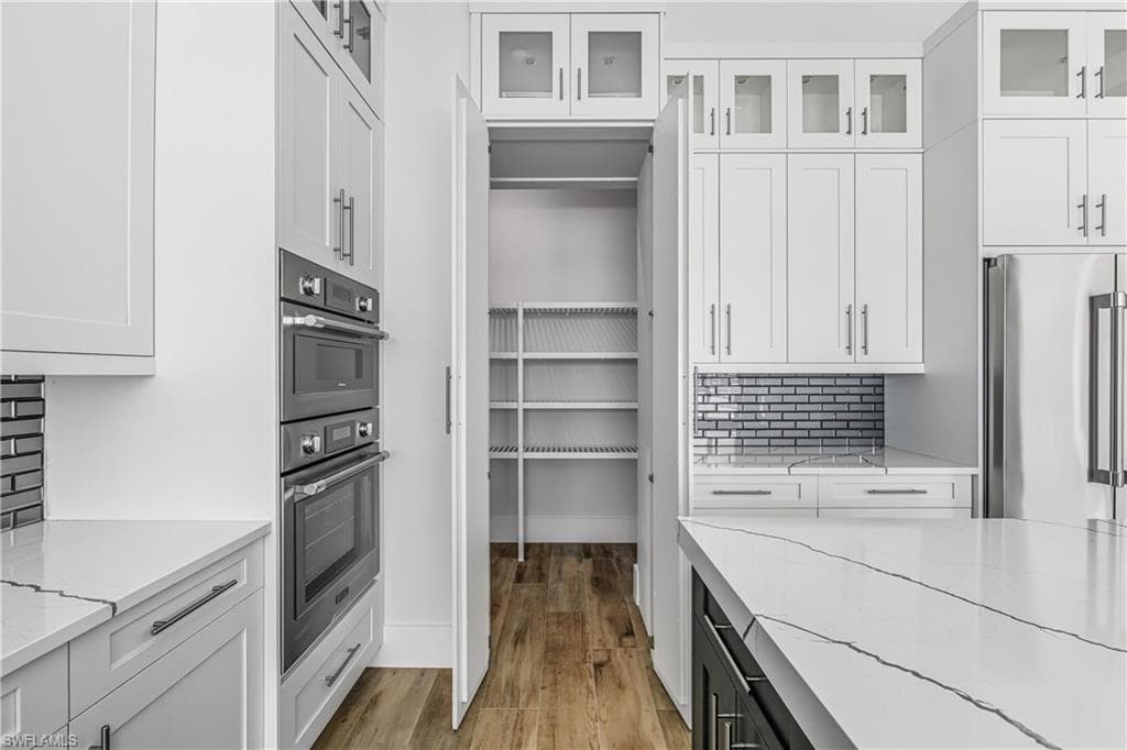 109 Gulfstream St, Marco Island, FL 34145-10