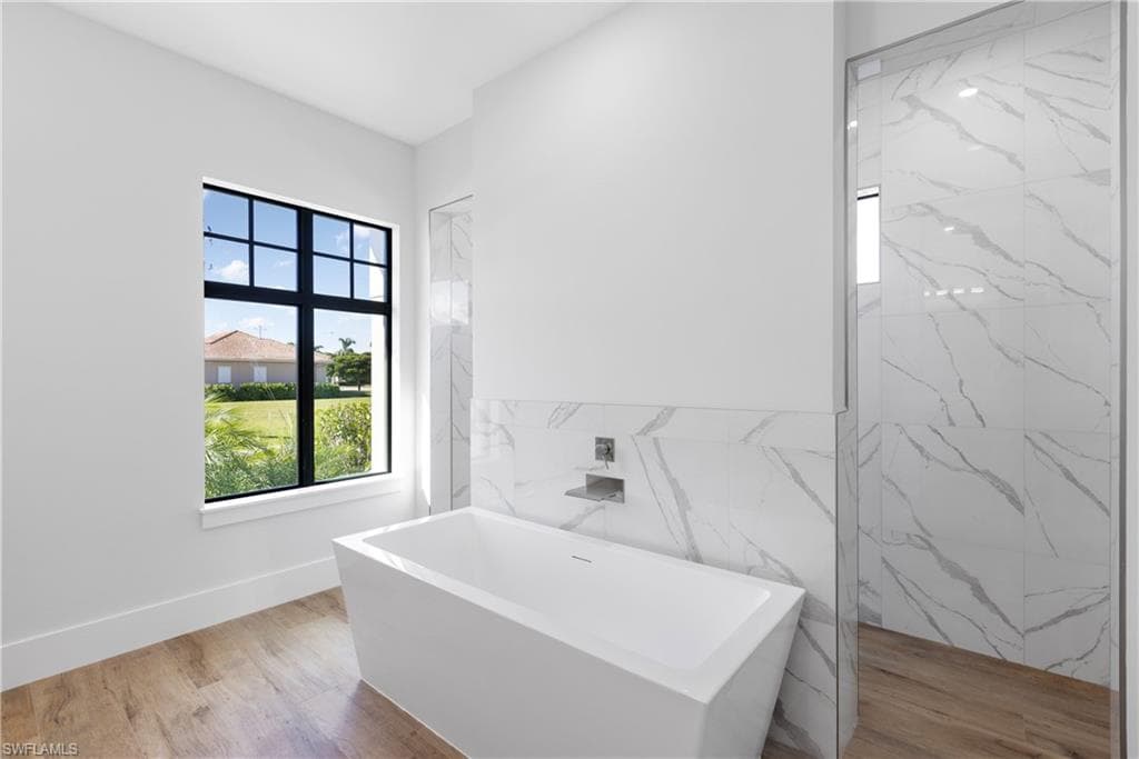 109 Gulfstream St, Marco Island, FL 34145-19