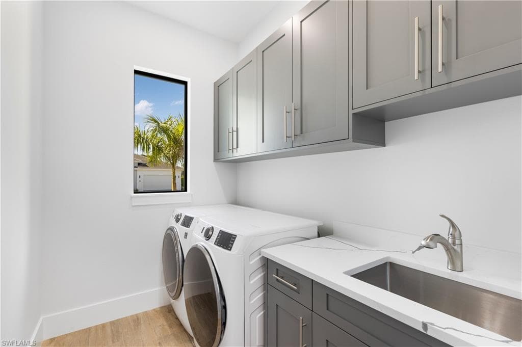 109 Gulfstream St, Marco Island, FL 34145-23