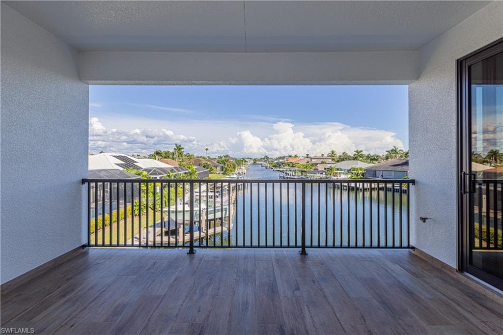 109 Gulfstream St, Marco Island, FL 34145-25