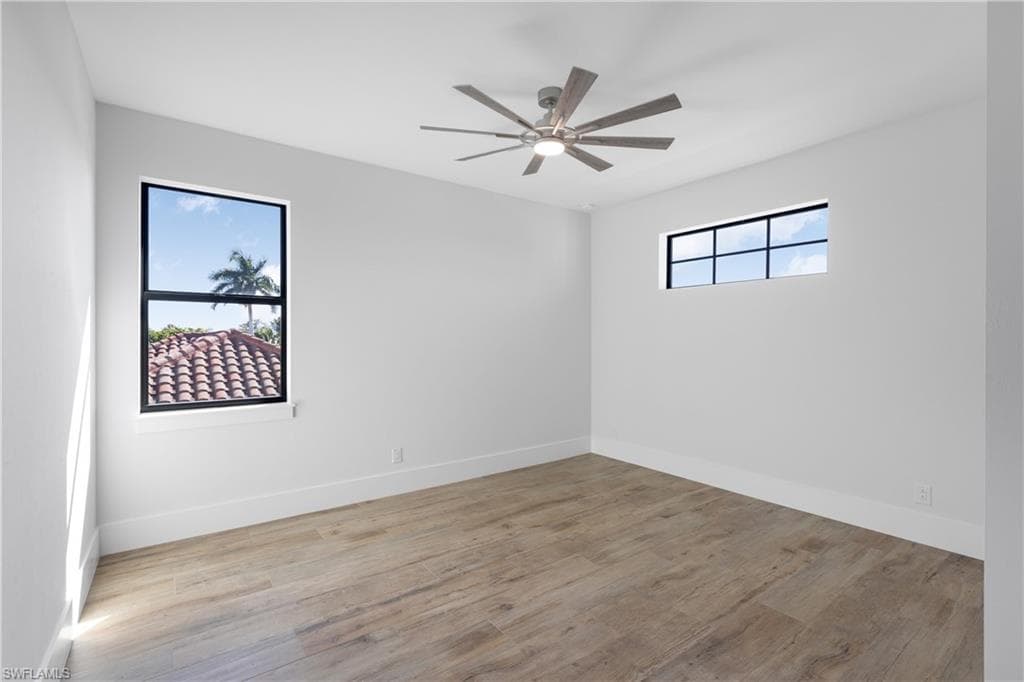 109 Gulfstream St, Marco Island, FL 34145-27