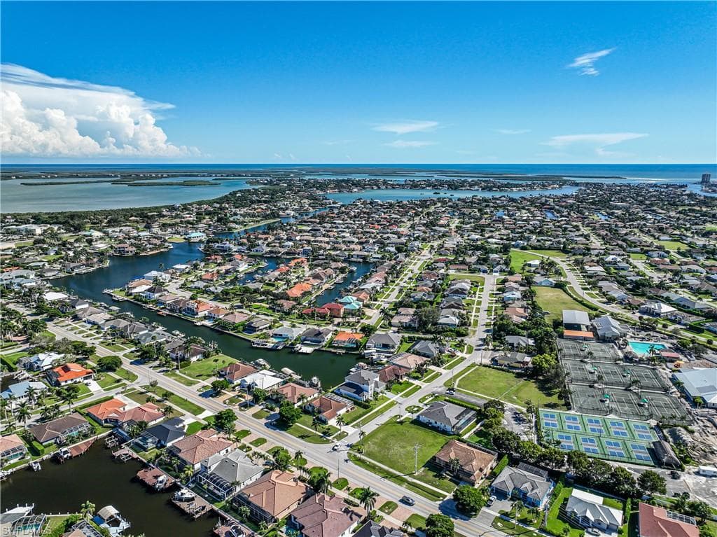 109 Gulfstream St, Marco Island, FL 34145-40