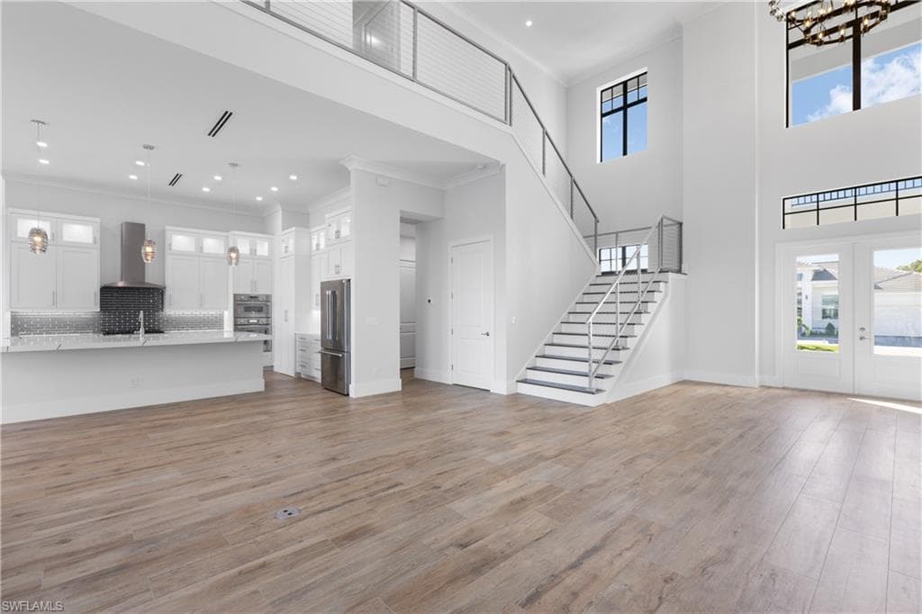 109 Gulfstream St, Marco Island, FL 34145-5