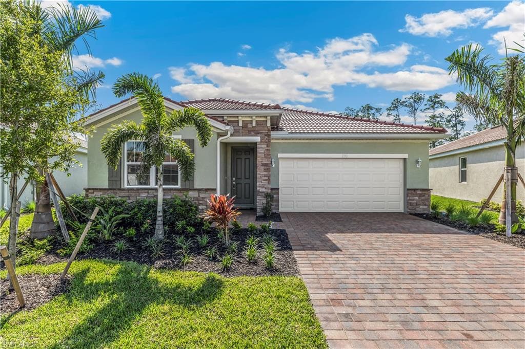 531 Spring Hill Lake Loop, Cape Coral, FL 33993-1