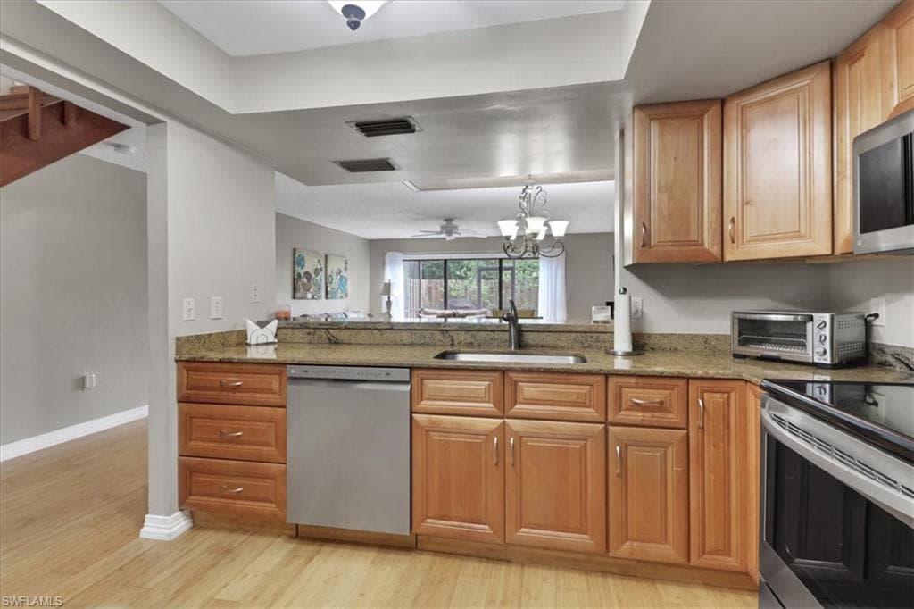 800 Meadowland Dr Apt H, Naples, FL 34108-9