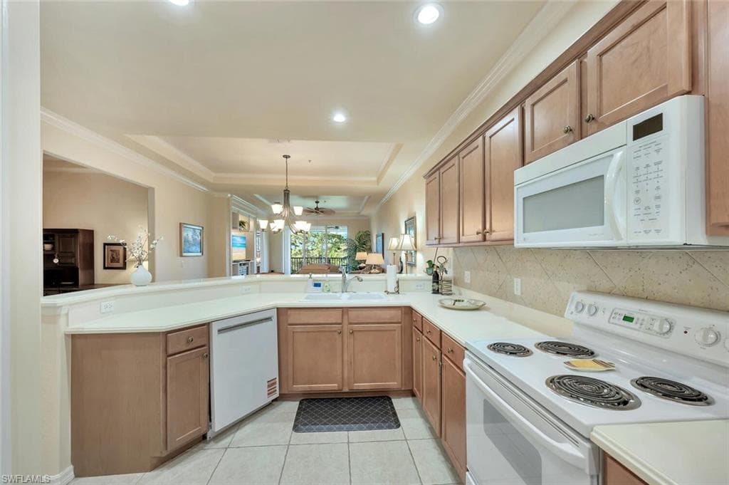 4863 Hampshire Ct 305, Naples, FL 34112-11