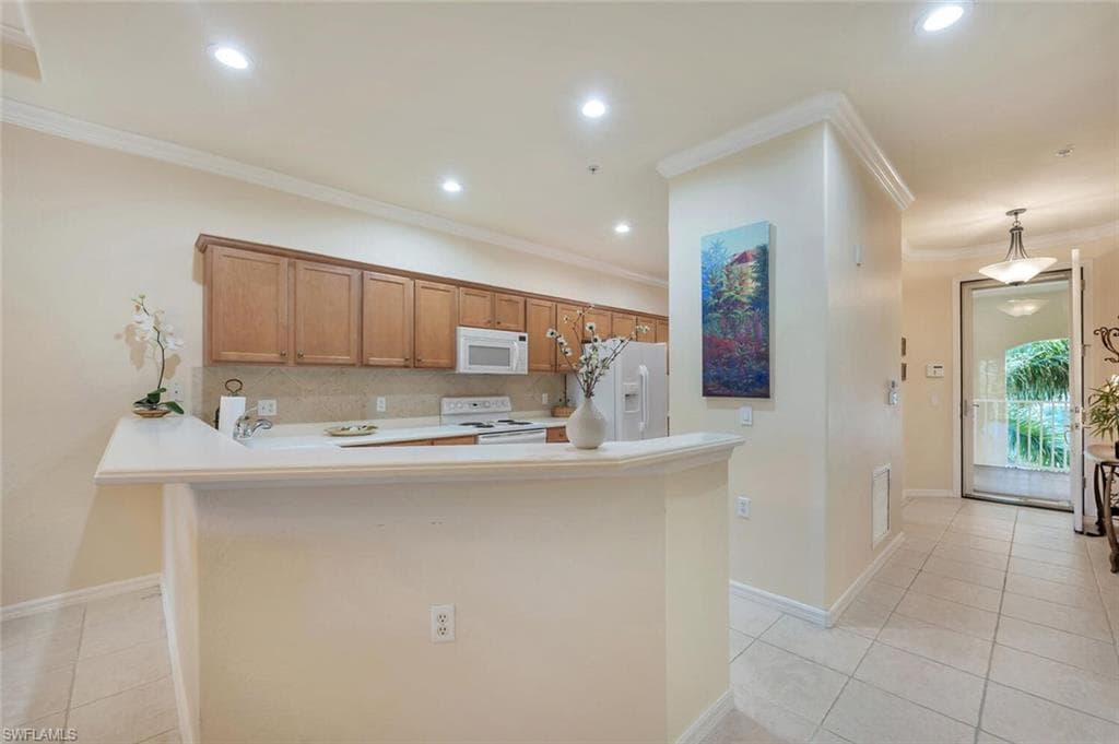 4863 Hampshire Ct 305, Naples, FL 34112-12