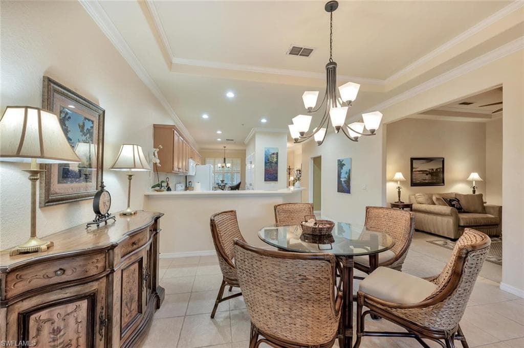 4863 Hampshire Ct 305, Naples, FL 34112-13