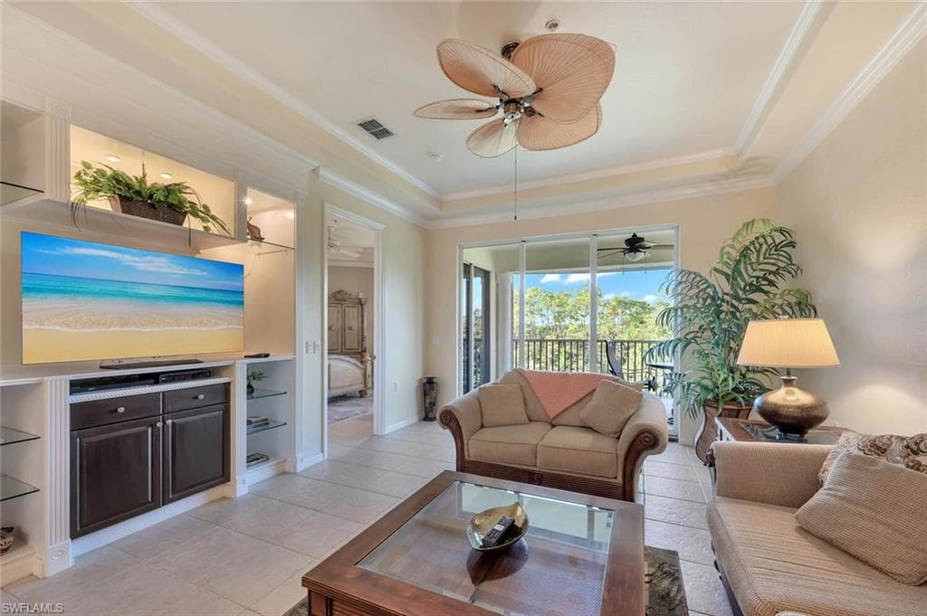 4863 Hampshire Ct 305, Naples, FL 34112-19